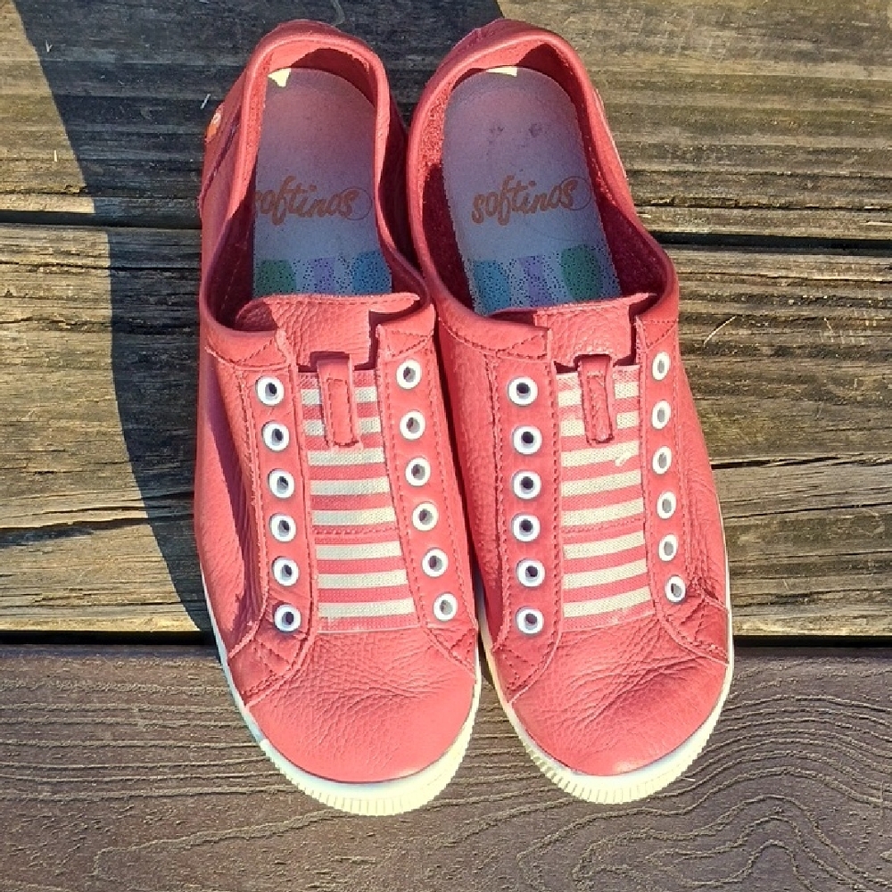 Red Softinos Slip-On Sneakers